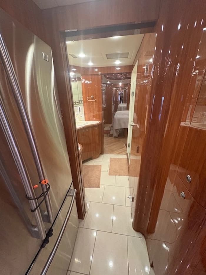 2008 Prevost Parliament H3-45 Motorhome - Image 11 2008 Prevost Parliament H3-45 Motorhome - Image 11