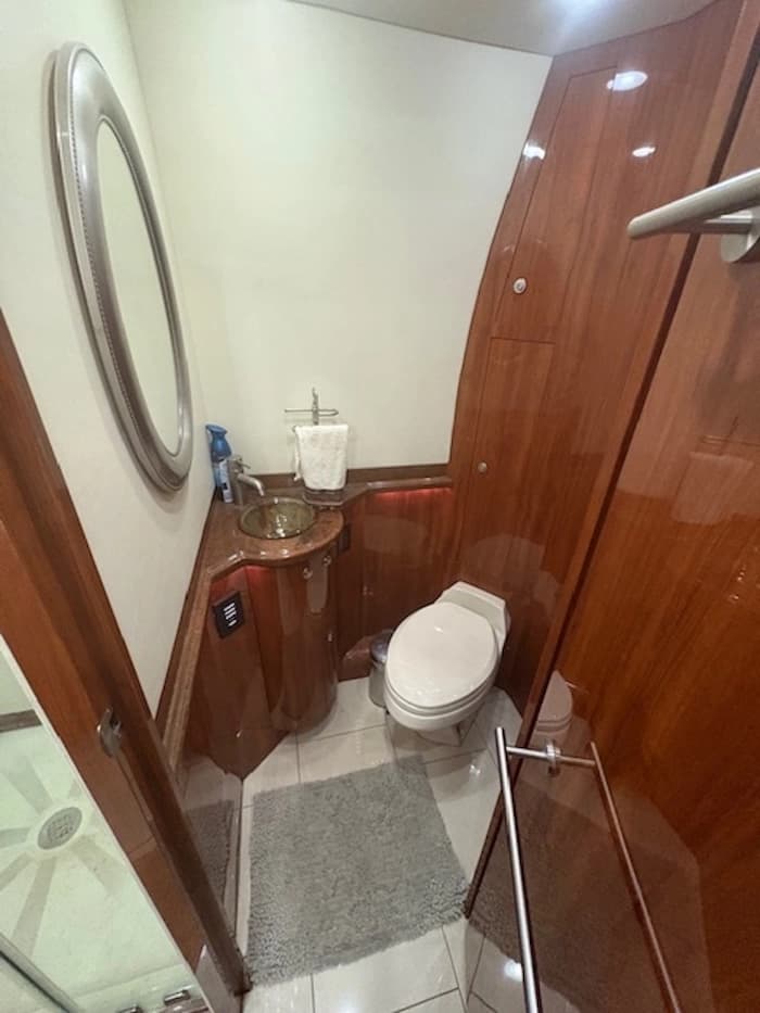 2008 Prevost Parliament H3-45 Motorhome - Image 12 2008 Prevost Parliament H3-45 Motorhome - Image 12