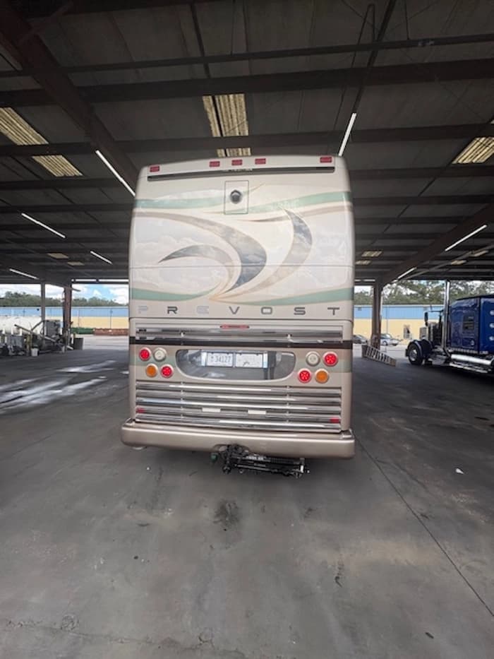 2008 Prevost Parliament H3-45 Motorhome - Image 5 2008 Prevost Parliament H3-45 Motorhome - Image 5