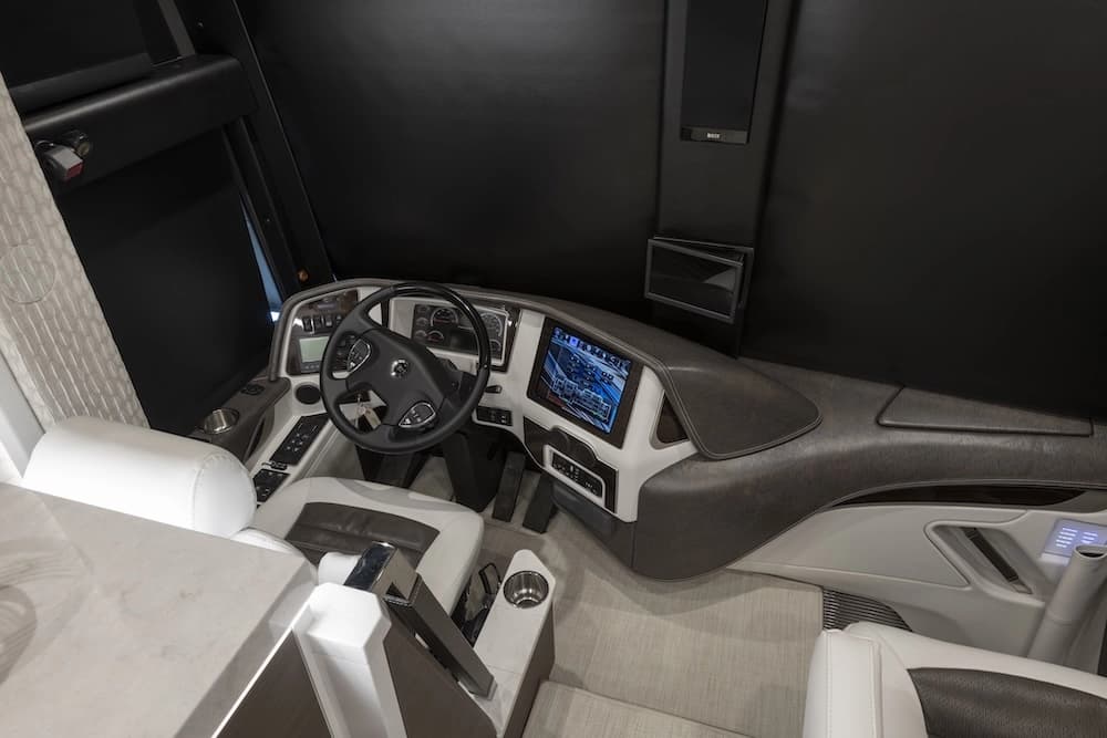 2022 Prevost Elegant Lady H3-45 Motorhome - Thumbnail 2 2022 Prevost Elegant Lady H3-45 Motorhome - Thumbnail 2