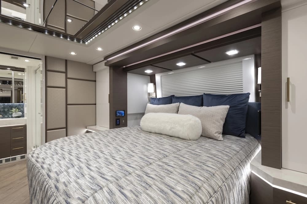 2022 Prevost Elegant Lady H3-45 Motorhome - Thumbnail 19 2022 Prevost Elegant Lady H3-45 Motorhome - Thumbnail 19