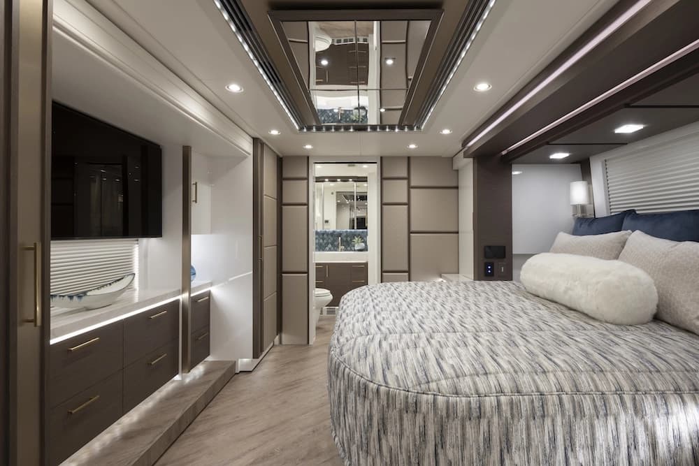 2022 Prevost Elegant Lady H3-45 Motorhome - Thumbnail 20 2022 Prevost Elegant Lady H3-45 Motorhome - Thumbnail 20