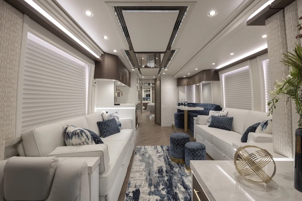 2022 Prevost Elegant Lady H3-45 Motorhome - Thumbnail 3 2022 Prevost Elegant Lady H3-45 Motorhome - Thumbnail 3