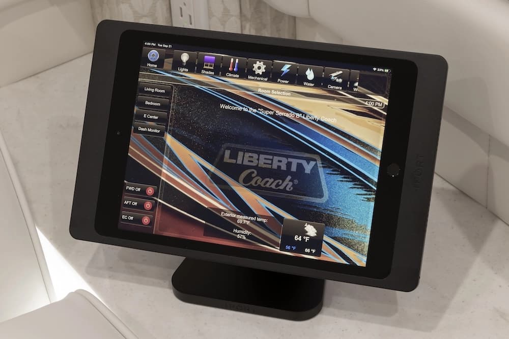 2022 Prevost Elegant Lady H3-45 Motorhome - Thumbnail 9 2022 Prevost Elegant Lady H3-45 Motorhome - Thumbnail 9