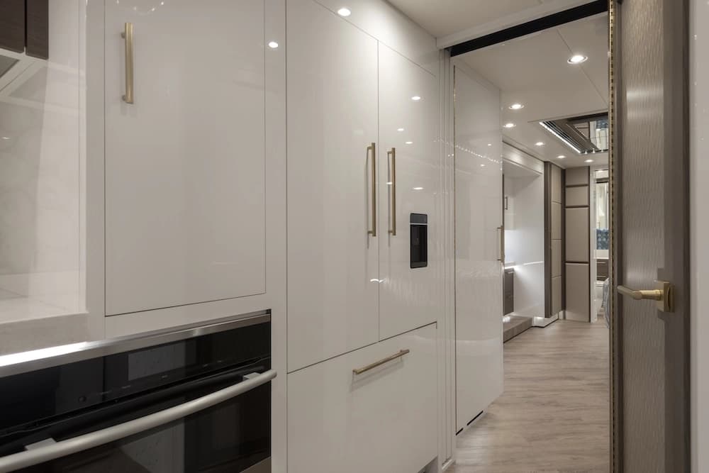 2022 Prevost Elegant Lady H3-45 Motorhome - Thumbnail 10 2022 Prevost Elegant Lady H3-45 Motorhome - Thumbnail 10