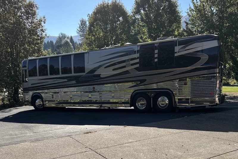 1999 Prevost Marathon XL Motorhome - Thumbnail 2 1999 Prevost Marathon XL Motorhome - Thumbnail 2