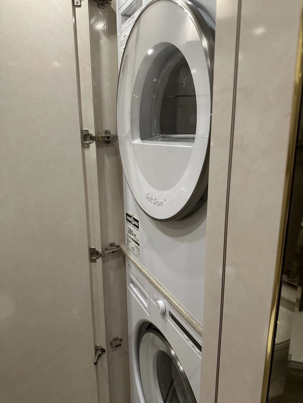 1999 Prevost Marathon XL Motorhome - Thumbnail 16 1999 Prevost Marathon XL Motorhome - Thumbnail 16