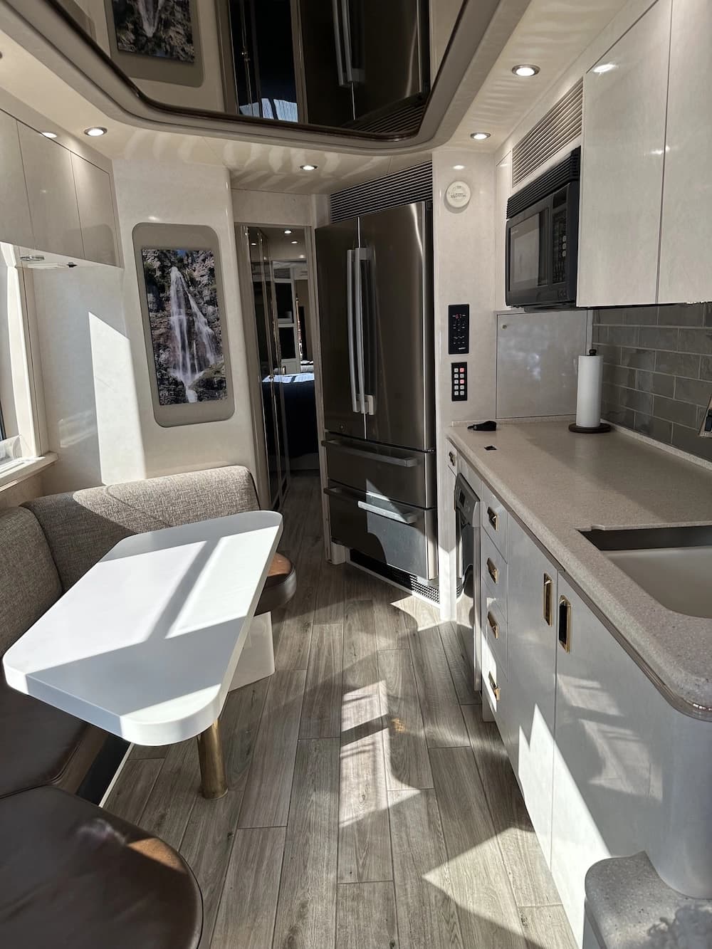 1999 Prevost Marathon XL Motorhome - Thumbnail 6 1999 Prevost Marathon XL Motorhome - Thumbnail 6