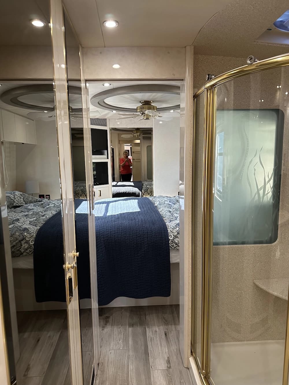 1999 Prevost Marathon XL Motorhome - Thumbnail 11 1999 Prevost Marathon XL Motorhome - Thumbnail 11