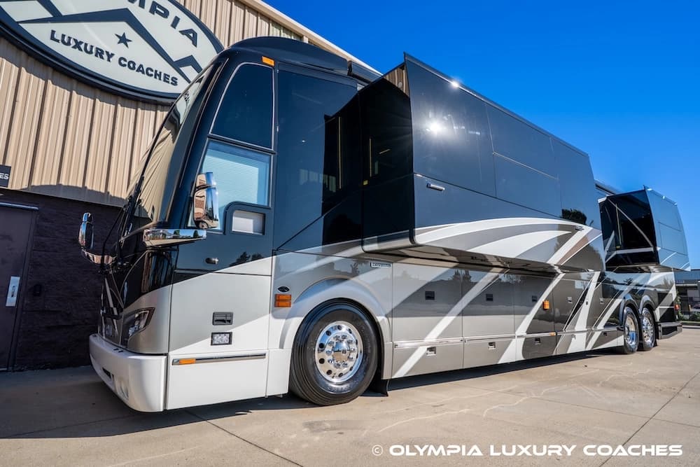 2021 Prevost Emerald H3-45 Coach - Thumbnail 11 2021 Prevost Emerald H3-45 Coach - Thumbnail 11