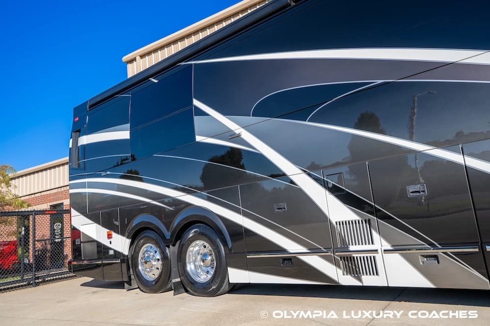 2021 Prevost Emerald H3-45 Coach - Thumbnail 23 2021 Prevost Emerald H3-45 Coach - Thumbnail 23