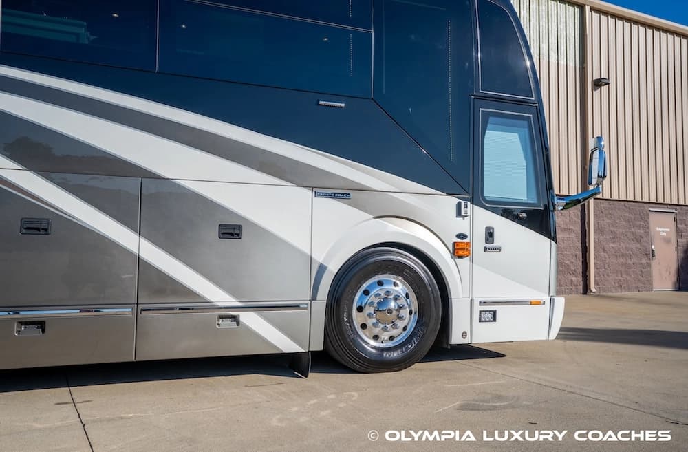 2021 Prevost Emerald H3-45 Coach - Thumbnail 26 2021 Prevost Emerald H3-45 Coach - Thumbnail 26