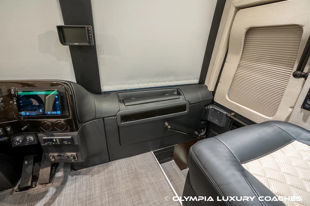 2021 Prevost Emerald H3-45 Coach - Thumbnail 29 2021 Prevost Emerald H3-45 Coach - Thumbnail 29