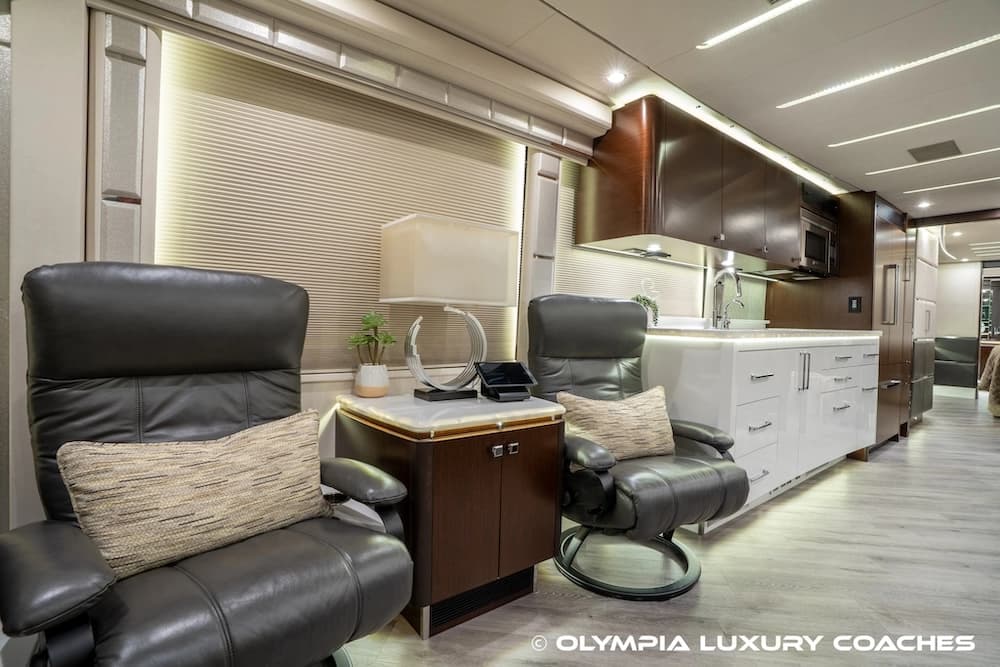 2021 Prevost Emerald H3-45 Coach - Thumbnail 39 2021 Prevost Emerald H3-45 Coach - Thumbnail 39