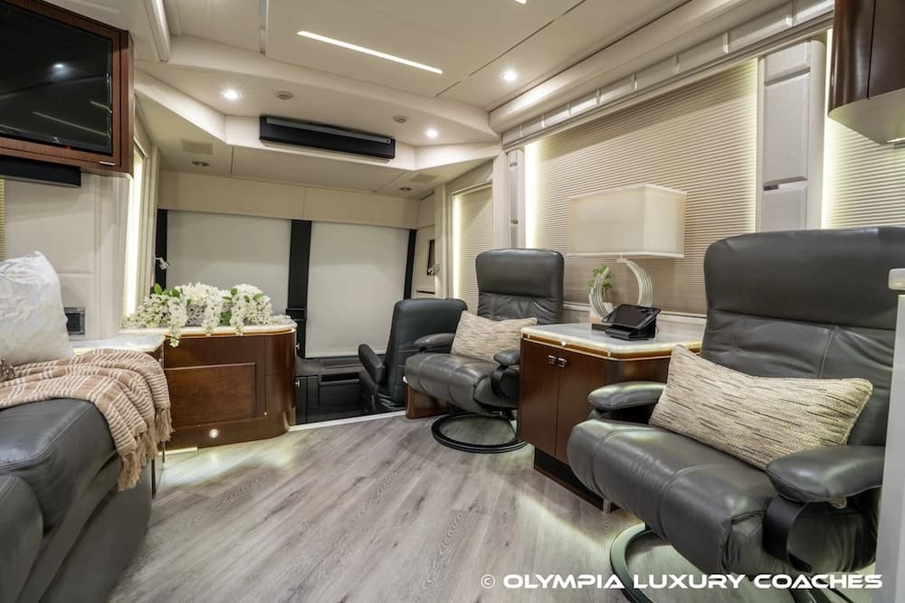 2021 Prevost Emerald H3-45 Coach - Thumbnail 41 2021 Prevost Emerald H3-45 Coach - Thumbnail 41