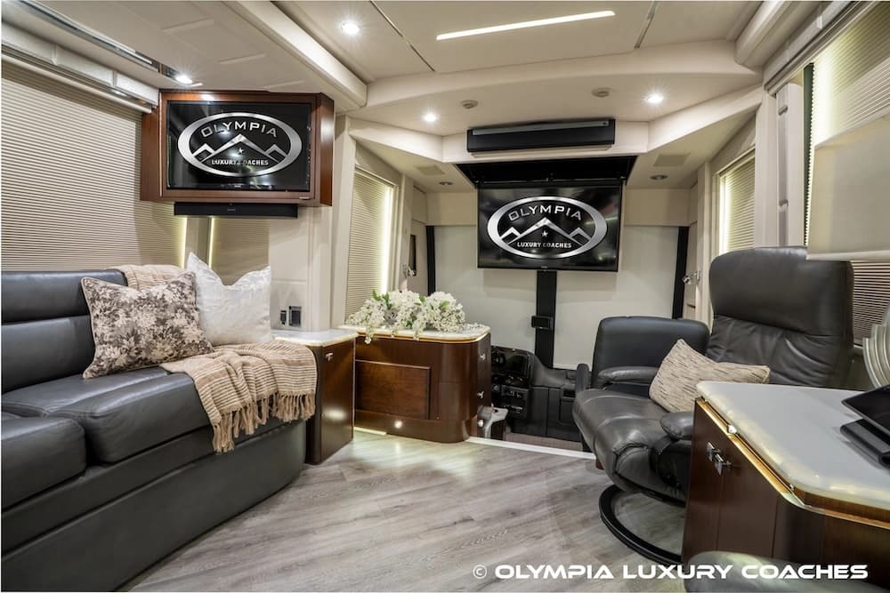 2021 Prevost Emerald H3-45 Coach - Thumbnail 43 2021 Prevost Emerald H3-45 Coach - Thumbnail 43