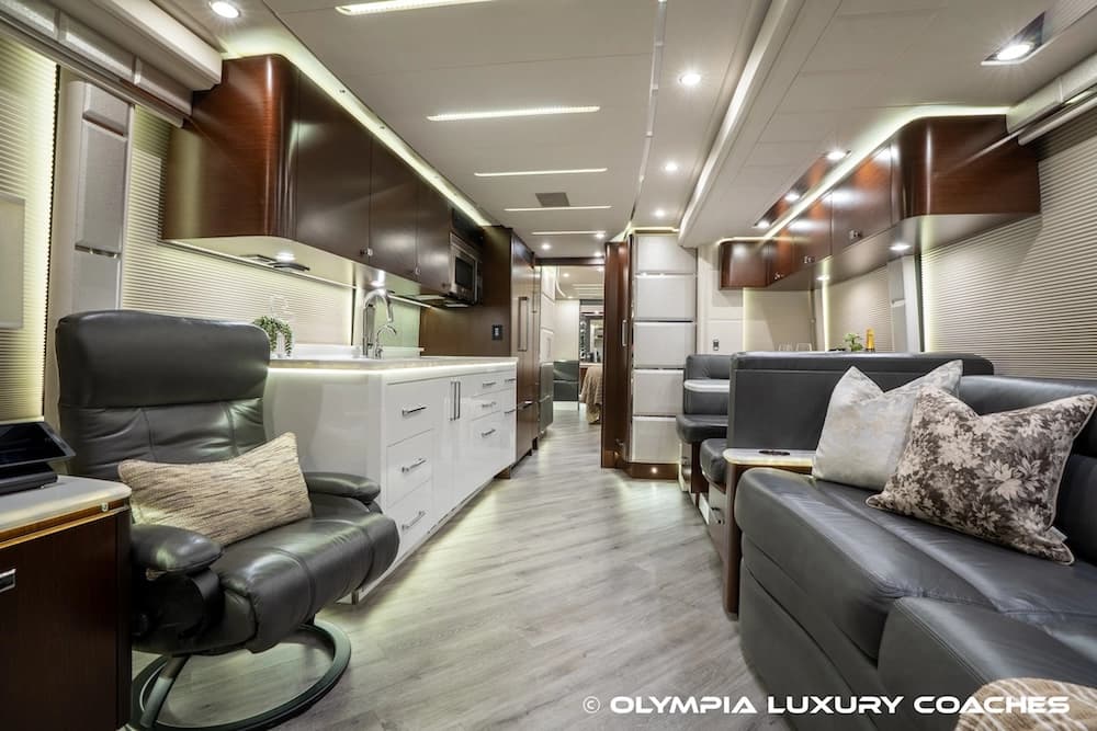 2021 Prevost Emerald H3-45 Coach - Thumbnail 45 2021 Prevost Emerald H3-45 Coach - Thumbnail 45