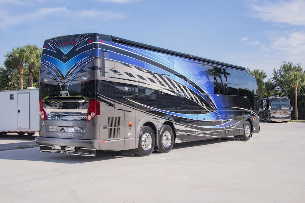 2017 Prevost Liberty Elegant Lady H3-45 Motorhome - Thumbnail 2 2017 Prevost Liberty Elegant Lady H3-45 Motorhome - Thumbnail 2