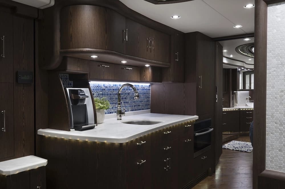 2017 Prevost Liberty Elegant Lady H3-45 Motorhome - Thumbnail 13 2017 Prevost Liberty Elegant Lady H3-45 Motorhome - Thumbnail 13