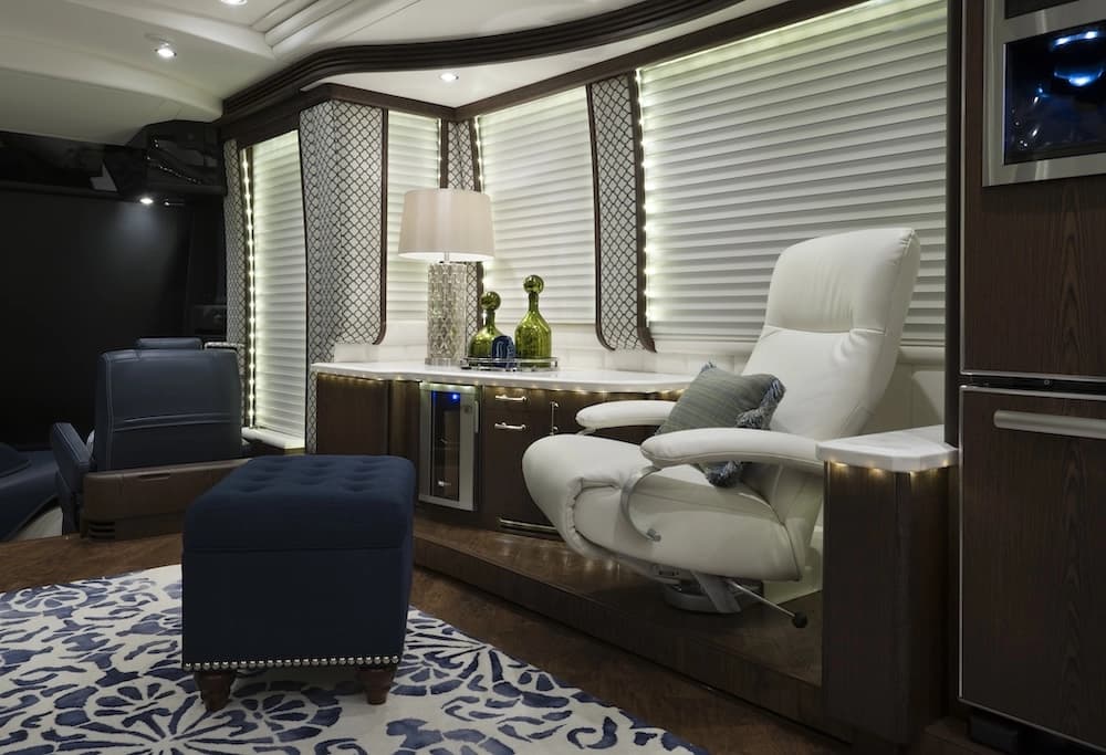 2017 Prevost Liberty Elegant Lady H3-45 Motorhome - Thumbnail 17 2017 Prevost Liberty Elegant Lady H3-45 Motorhome - Thumbnail 17