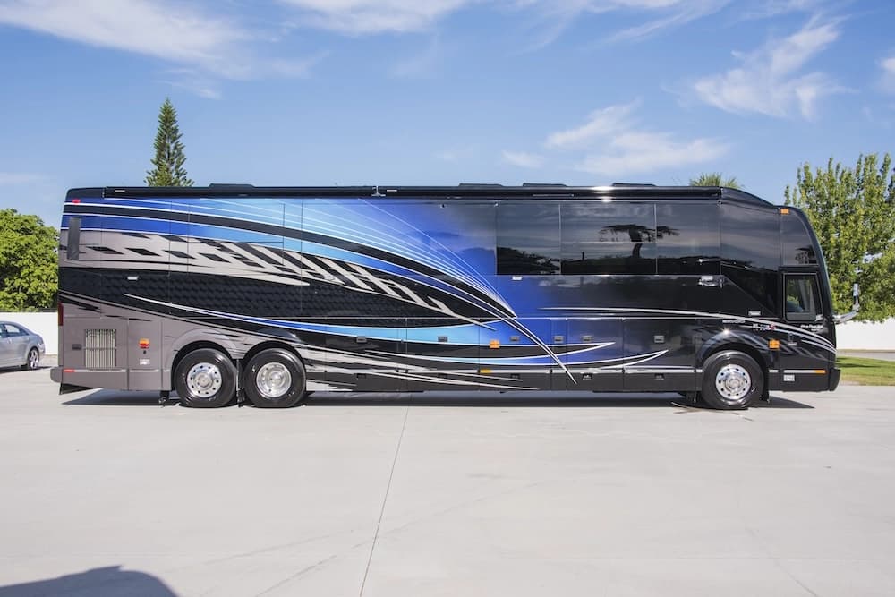 2017 Prevost Liberty Elegant Lady H3-45 Motorhome - Thumbnail 3 2017 Prevost Liberty Elegant Lady H3-45 Motorhome - Thumbnail 3