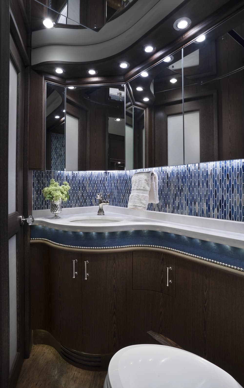 2017 Prevost Liberty Elegant Lady H3-45 Motorhome - Thumbnail 25 2017 Prevost Liberty Elegant Lady H3-45 Motorhome - Thumbnail 25