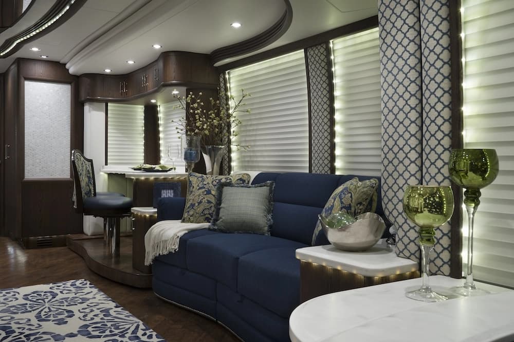 2017 Prevost Liberty Elegant Lady H3-45 Motorhome - Thumbnail 8 2017 Prevost Liberty Elegant Lady H3-45 Motorhome - Thumbnail 8
