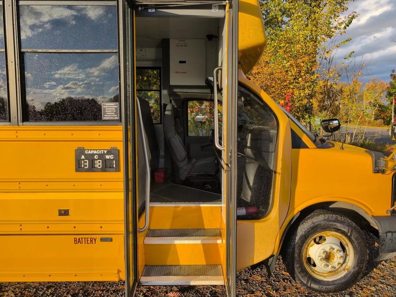 2016 Chevrolet Express 3500 Collins ADA School Bus - Image 5 2016 Chevrolet Express 3500 Collins ADA School Bus - Image 5