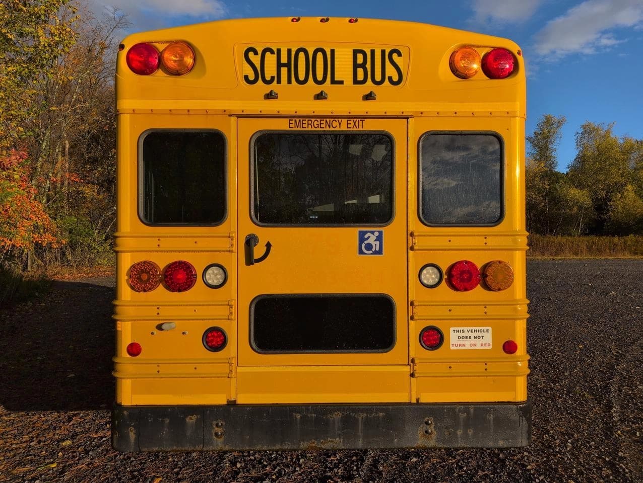 2016 Chevrolet Express 3500 Collins ADA School Bus - Image 3 2016 Chevrolet Express 3500 Collins ADA School Bus - Image 3