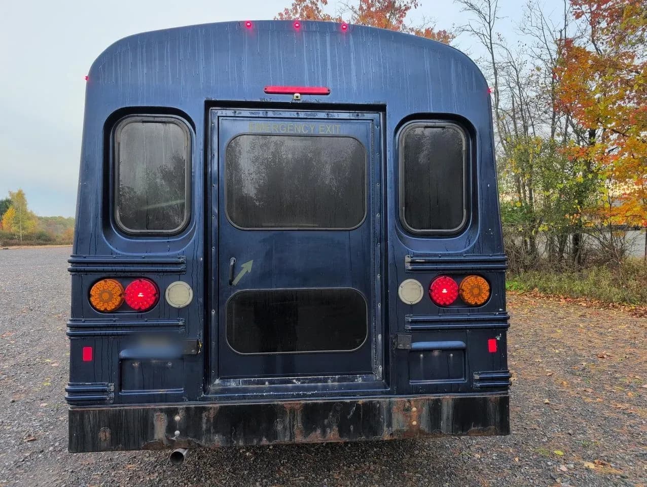 2016 Chevrolet 3500 Starcraft Shuttle Bus - Image 3 2016 Chevrolet 3500 Starcraft Shuttle Bus - Image 3