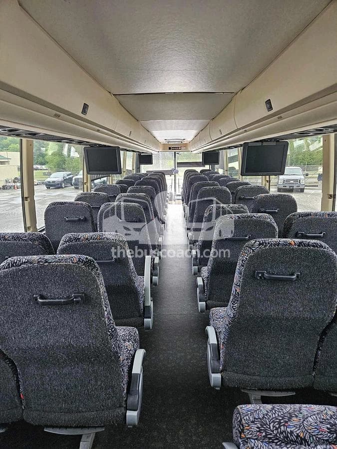 2009 Prevost H3-45 - Thumbnail 3 2009 Prevost H3-45 - Thumbnail 3