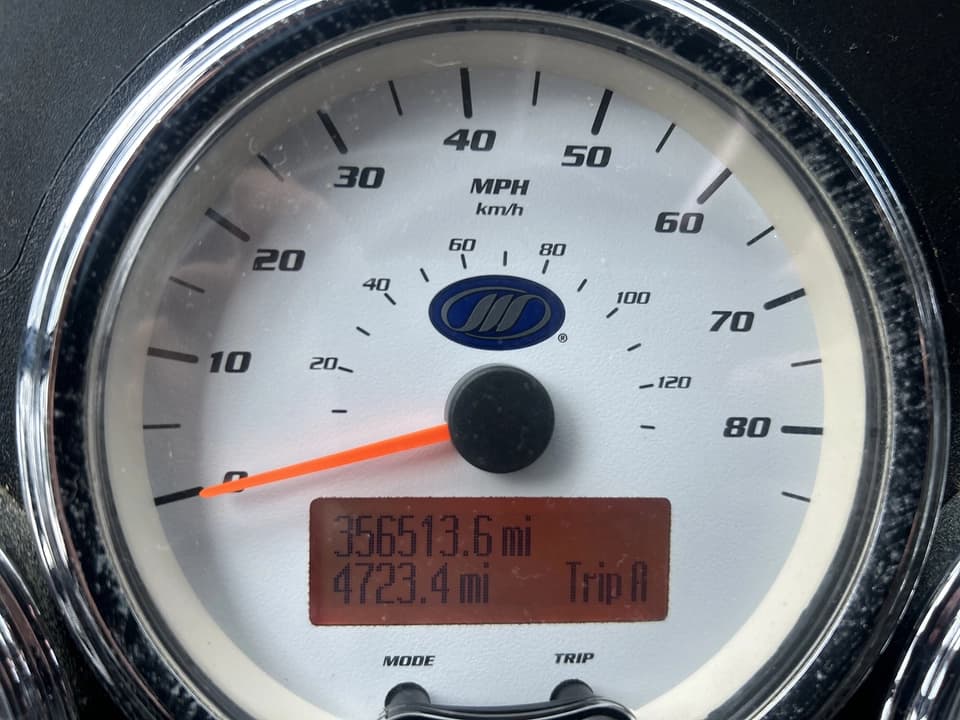 2016 MCI J4500 Coach Bus - Thumbnail 2 2016 MCI J4500 Coach Bus - Thumbnail 2