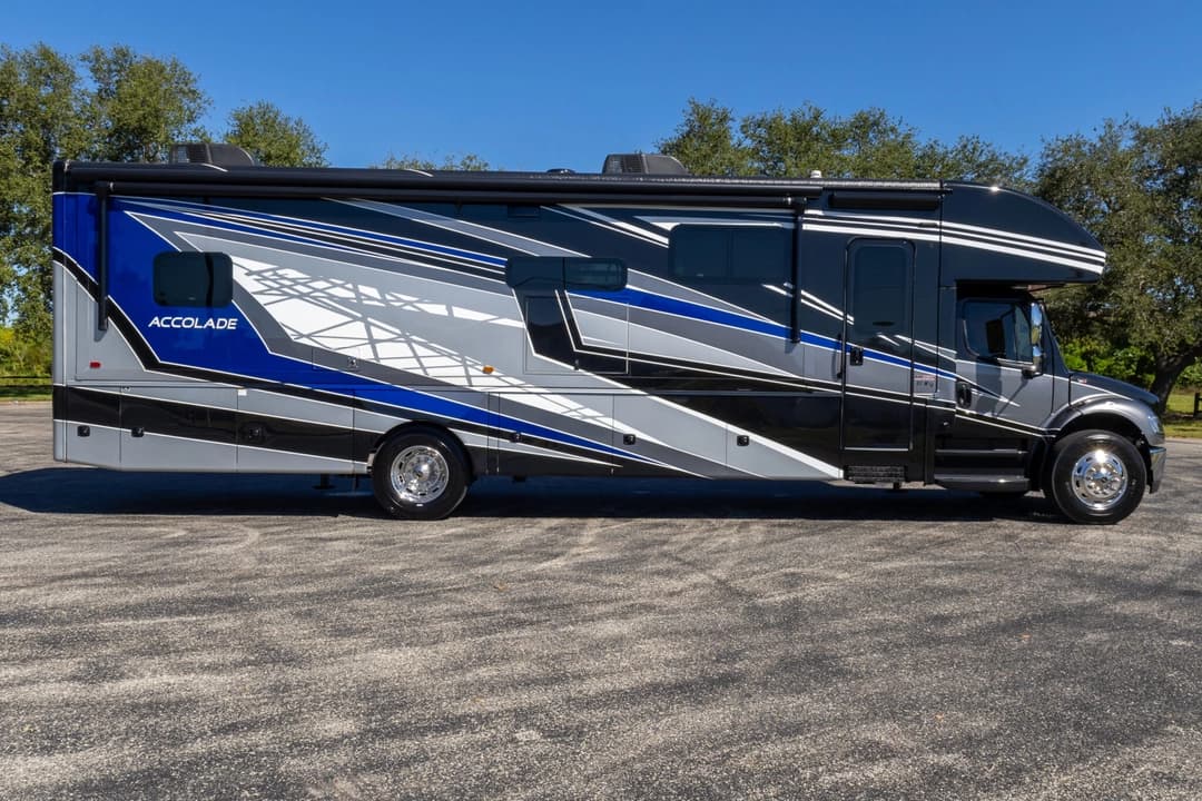 2022 Entegra Accolade 37M Motorhome - Image 3 2022 Entegra Accolade 37M Motorhome - Image 3