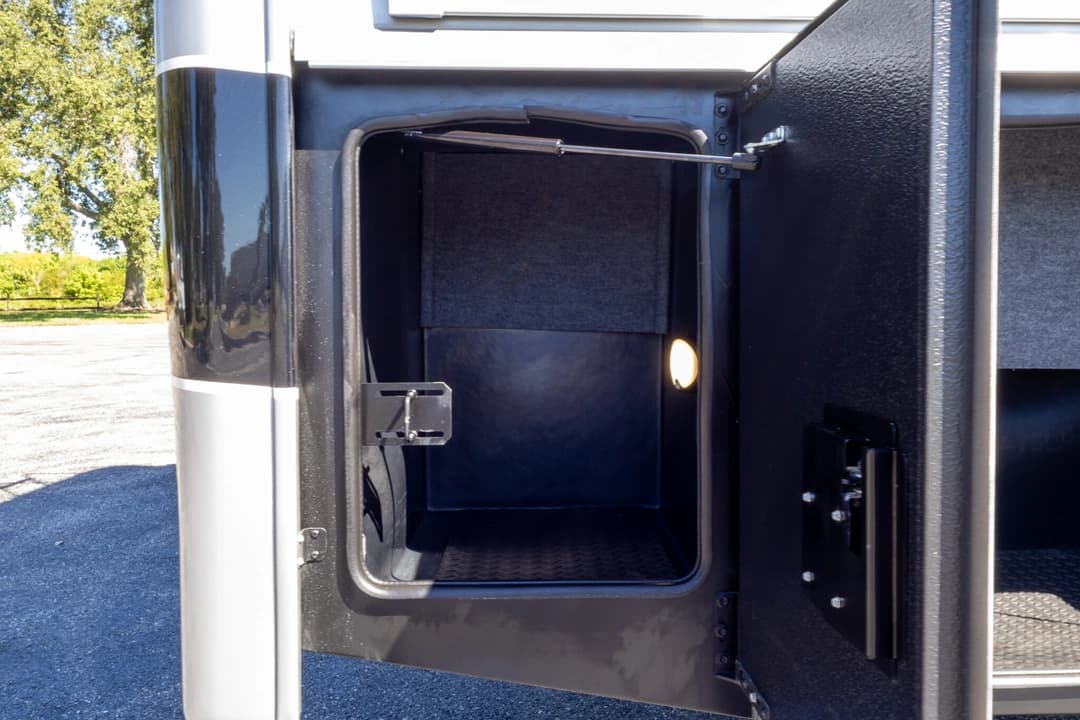 2022 Entegra Accolade 37M Motorhome - Image 32 2022 Entegra Accolade 37M Motorhome - Image 32