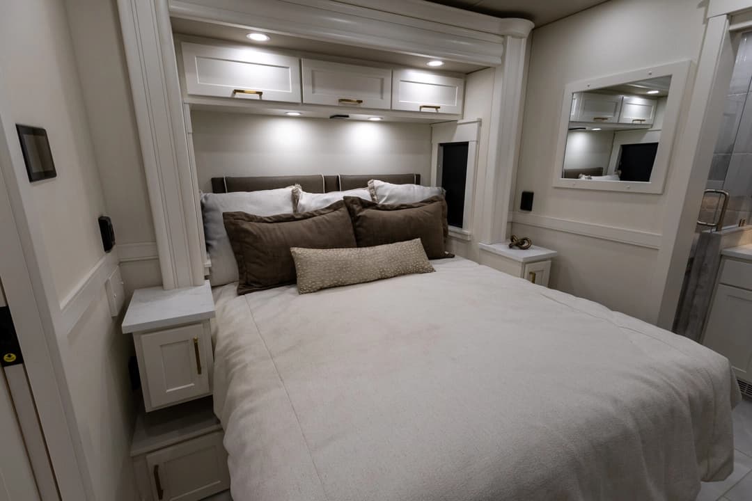 2026 Showhauler Adventure A4501 Motorhome - Image 25 2026 Showhauler Adventure A4501 Motorhome - Image 25