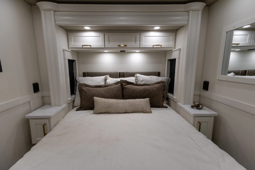 2026 Showhauler Adventure A4501 Motorhome - Image 26 2026 Showhauler Adventure A4501 Motorhome - Image 26