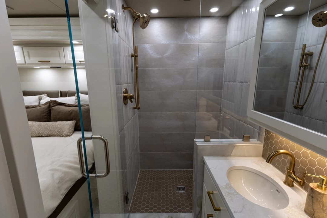 2026 Showhauler Adventure A4501 Motorhome - Image 31 2026 Showhauler Adventure A4501 Motorhome - Image 31