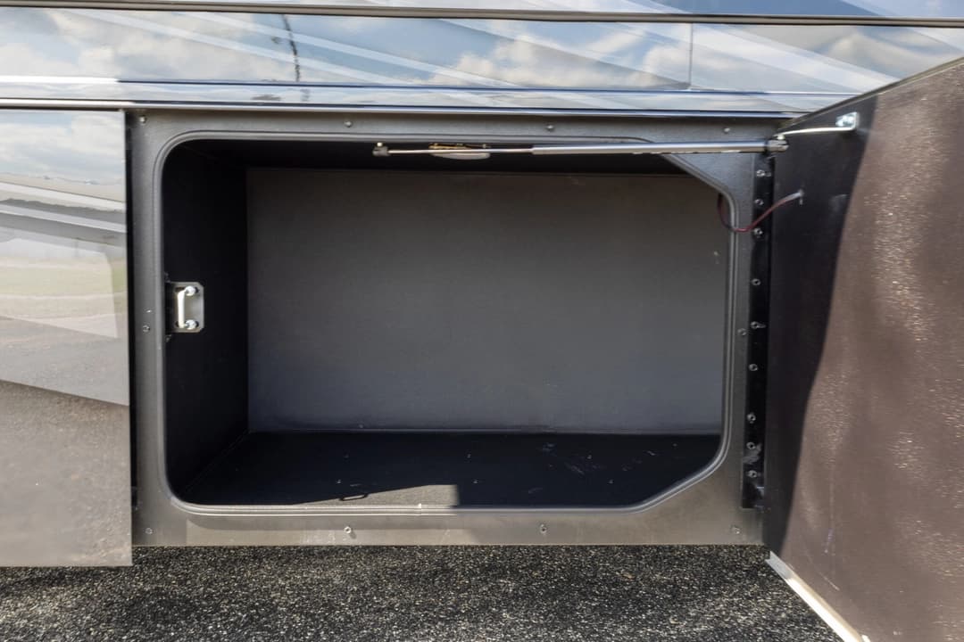 2026 Showhauler Adventure A4501 Motorhome - Image 38 2026 Showhauler Adventure A4501 Motorhome - Image 38