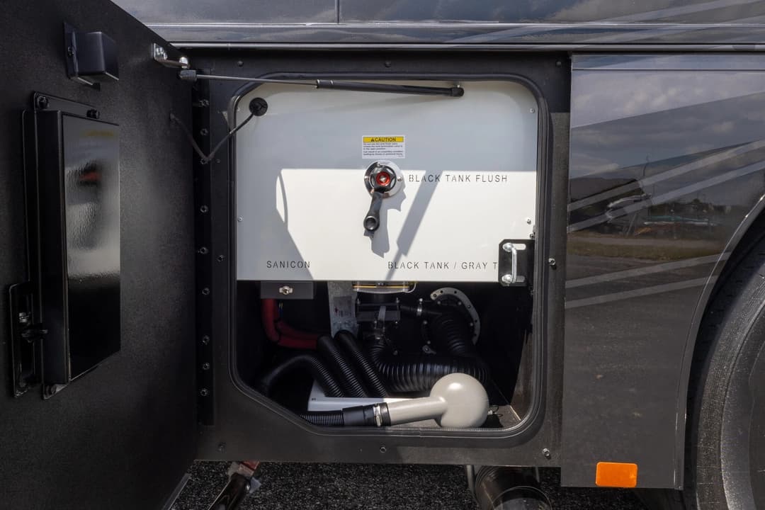 2026 Showhauler Adventure A4501 Motorhome - Image 45 2026 Showhauler Adventure A4501 Motorhome - Image 45