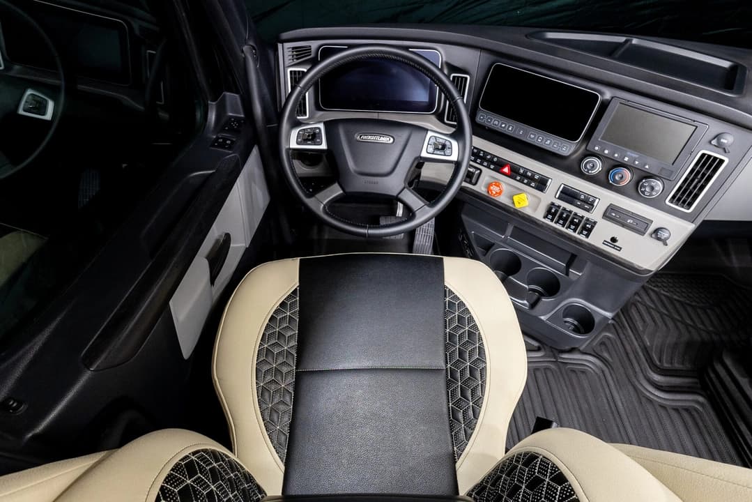 2026 Showhauler Adventure Motorhome - Image 13 2026 Showhauler Adventure Motorhome - Image 13