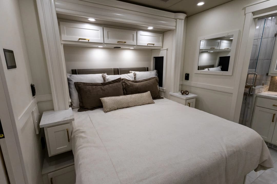 2026 Showhauler Adventure Motorhome - Image 25 2026 Showhauler Adventure Motorhome - Image 25