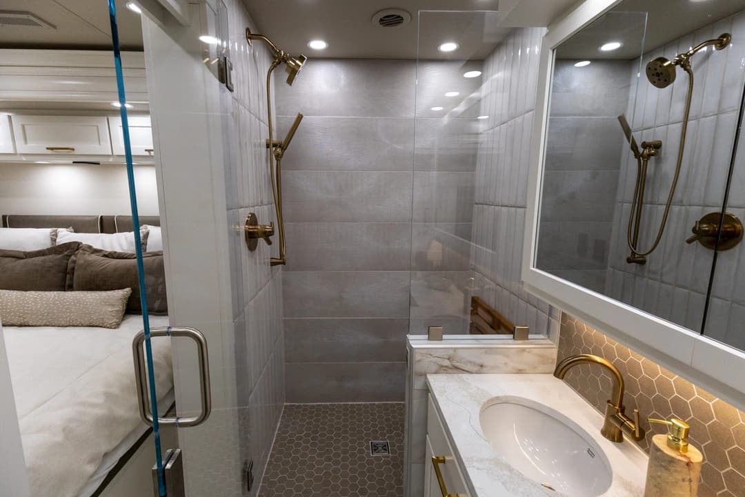 2026 Showhauler Adventure Motorhome - Image 30 2026 Showhauler Adventure Motorhome - Image 30