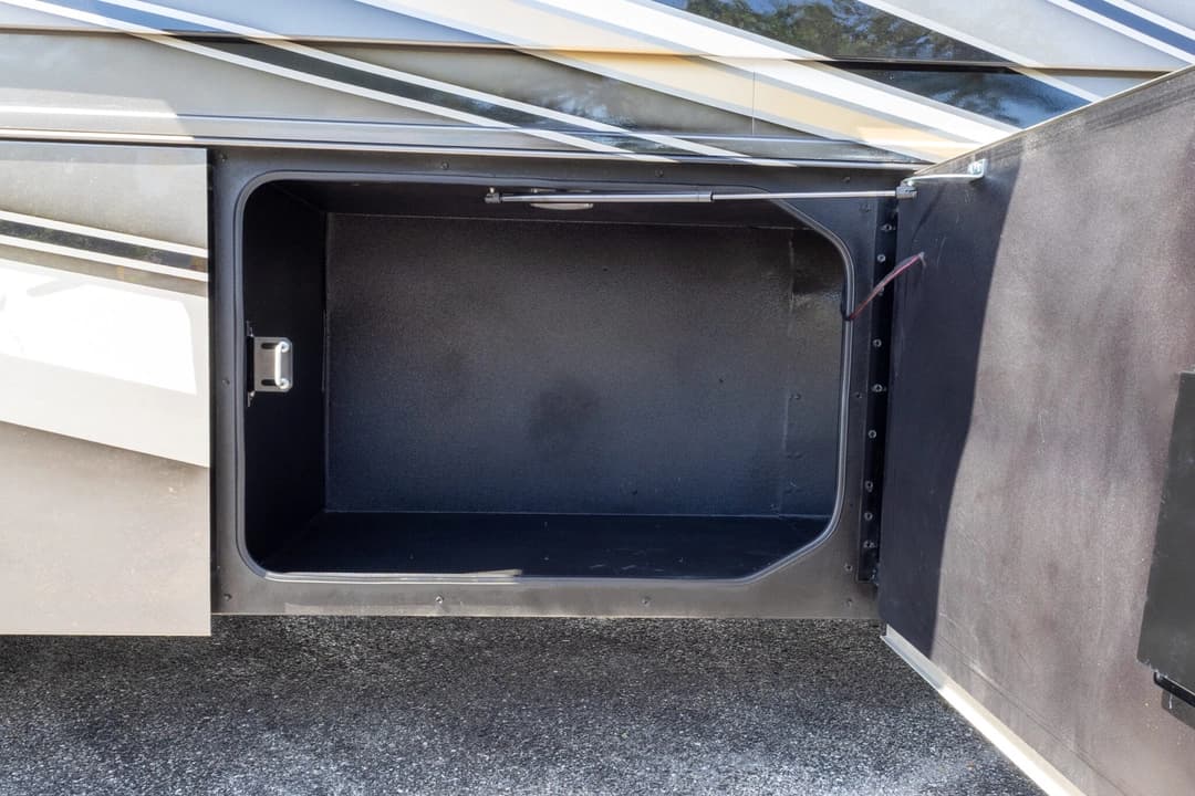 2026 Showhauler Adventure Motorhome - Image 38 2026 Showhauler Adventure Motorhome - Image 38