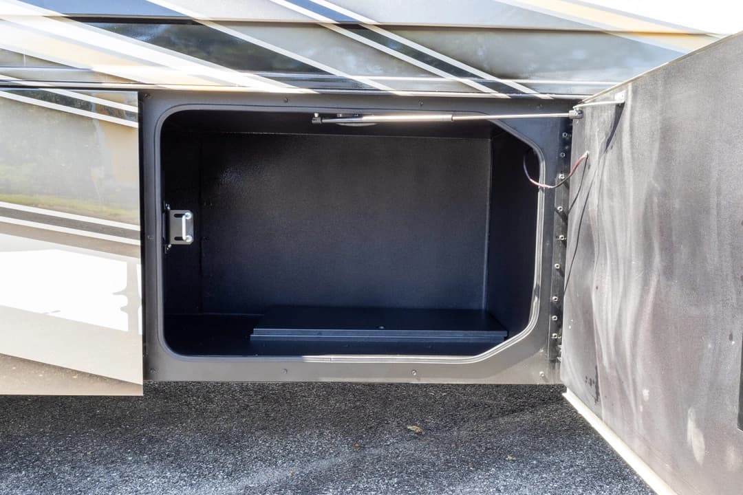 2026 Showhauler Adventure Motorhome - Image 39 2026 Showhauler Adventure Motorhome - Image 39