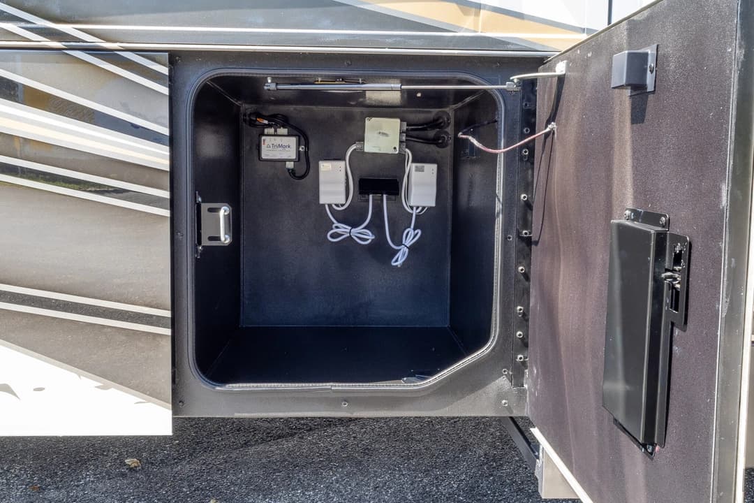 2026 Showhauler Adventure Motorhome - Image 40 2026 Showhauler Adventure Motorhome - Image 40