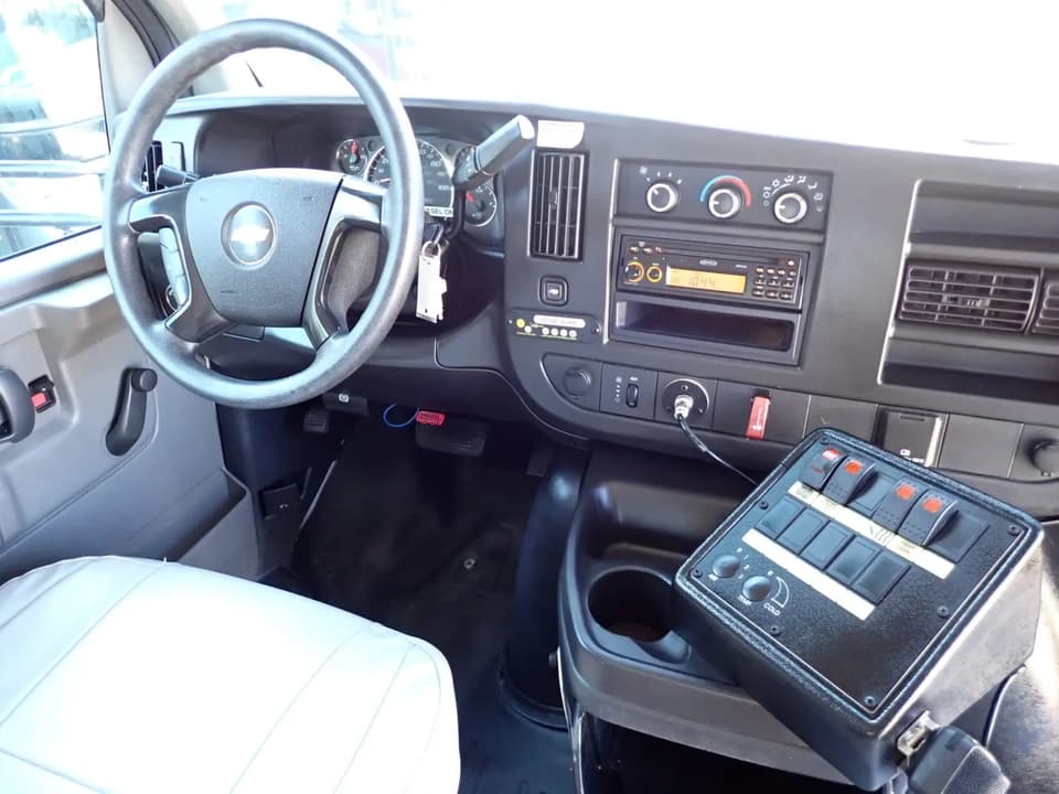 2015 Chevrolet G3500 Starcraft Startrans ADA Shuttle Bus - Image 9 2015 Chevrolet G3500 Starcraft Startrans ADA Shuttle Bus - Image 9