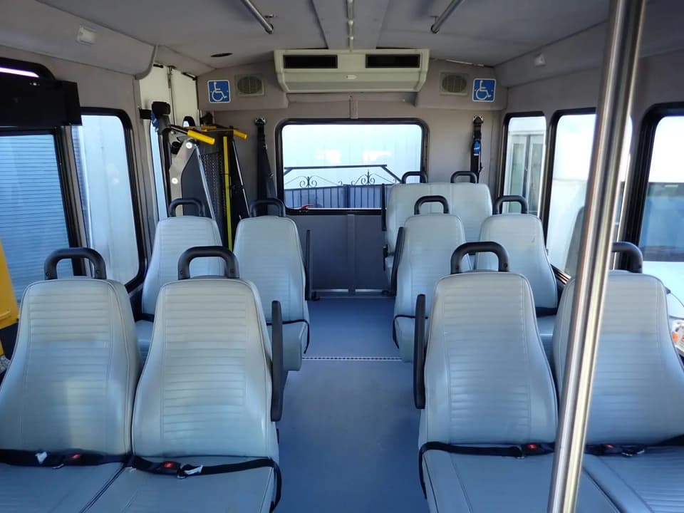 2015 Chevrolet G3500 Starcraft Startrans ADA Shuttle Bus - Image 7 2015 Chevrolet G3500 Starcraft Startrans ADA Shuttle Bus - Image 7