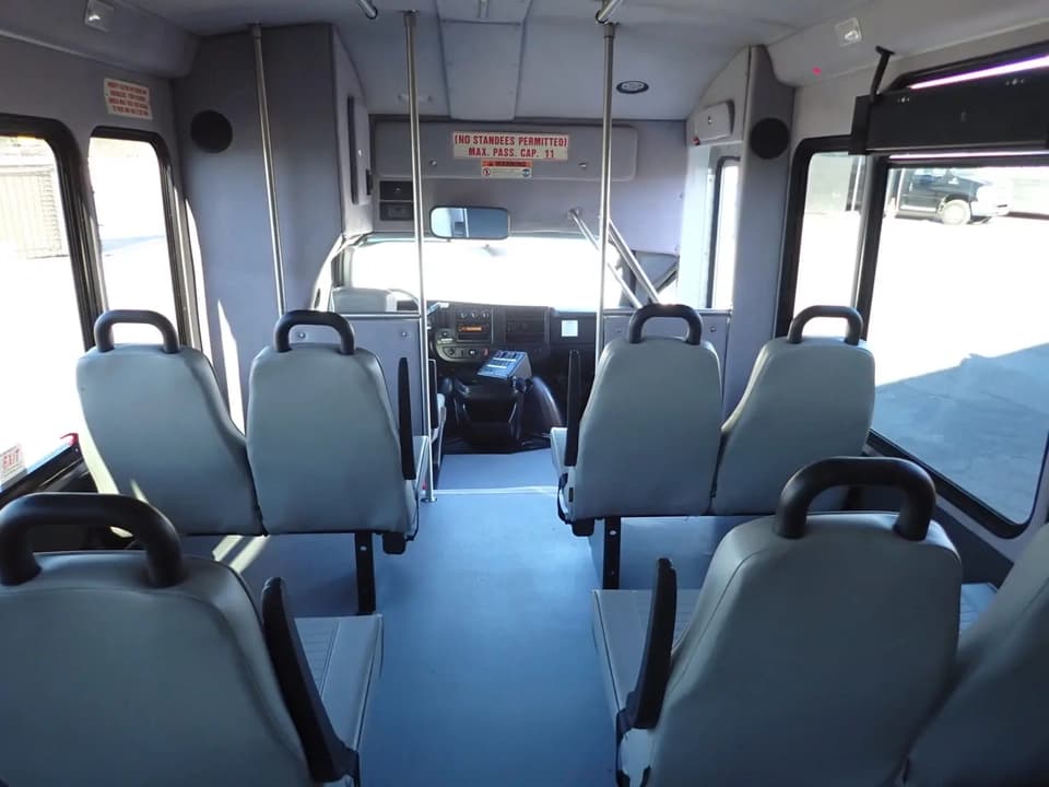 2015 Chevrolet G3500 Starcraft Startrans ADA Shuttle Bus - Image 8 2015 Chevrolet G3500 Starcraft Startrans ADA Shuttle Bus - Image 8