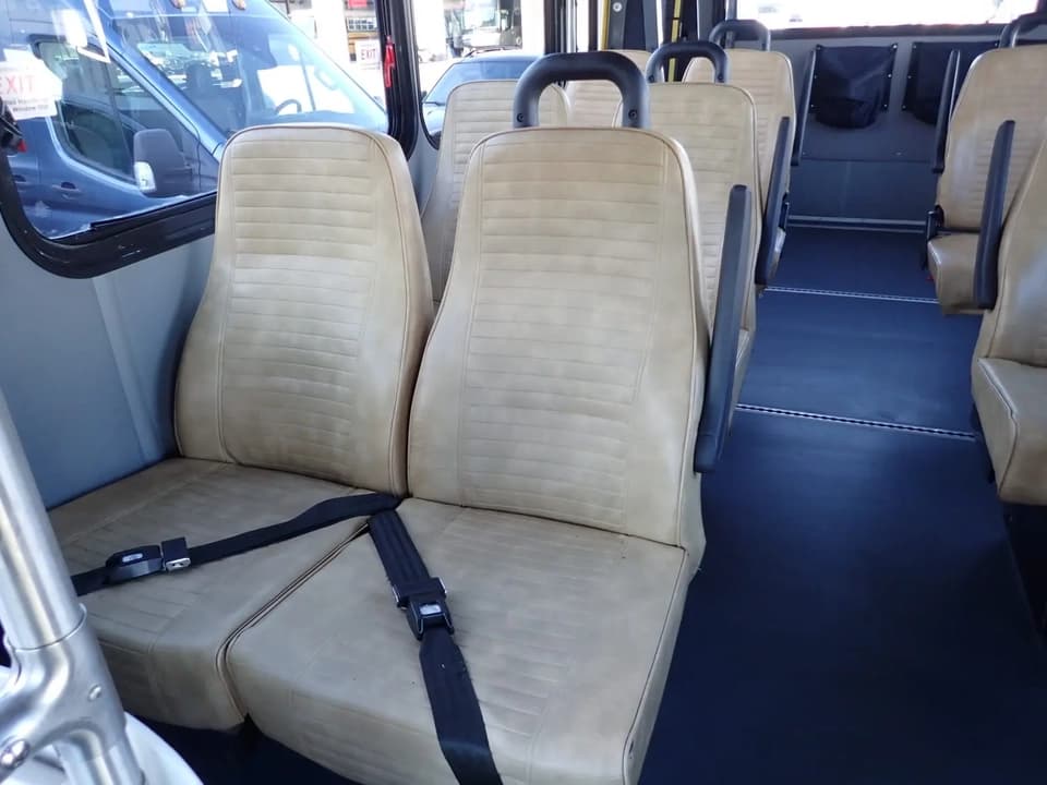 2017 Ford E350 El Dorado Advantage ADA Shuttle Bus - Image 5 2017 Ford E350 El Dorado Advantage ADA Shuttle Bus - Image 5