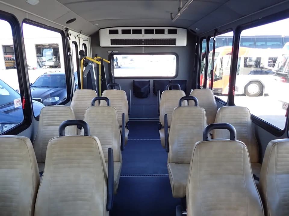 2017 Ford E350 El Dorado Advantage ADA Shuttle Bus - Image 6 2017 Ford E350 El Dorado Advantage ADA Shuttle Bus - Image 6